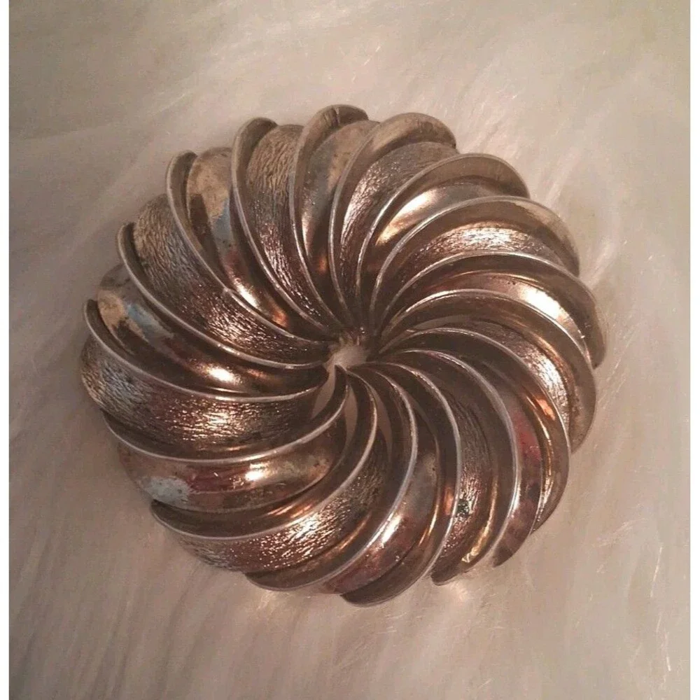 Vintage Swirl Brooch/pin